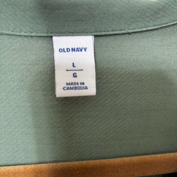 5/$25Old Navy Women’s Large Dark Green Button-Up Shirt Long Sleeve Collar Office - Picture 2 of 8